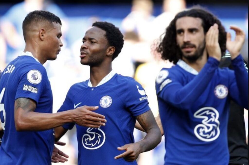 Đội hình Chelsea ăn mừng bàn thắng của Raheem Sterling vào lưới Leicester City, Thứ Bảy (27/8/2022) (c) Ảnh AP