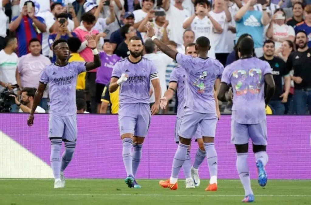 Đội hình Real Madrid ăn mừng bàn thắng trong trận đấu với Juventus, Chủ nhật (31/7/2022)