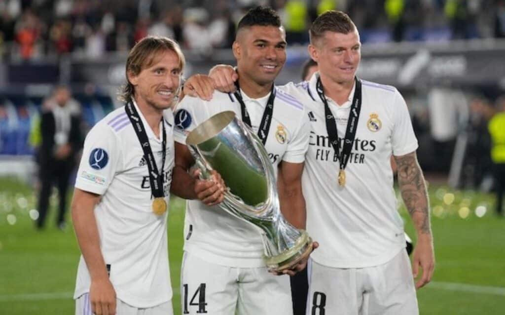 Bộ ba tiền vệ của Real Madrid, Luka Modric, Casemiro và Toni Kroos khi họ giành Siêu cúp châu Âu 2022, Thứ Năm (11/8/2022) 